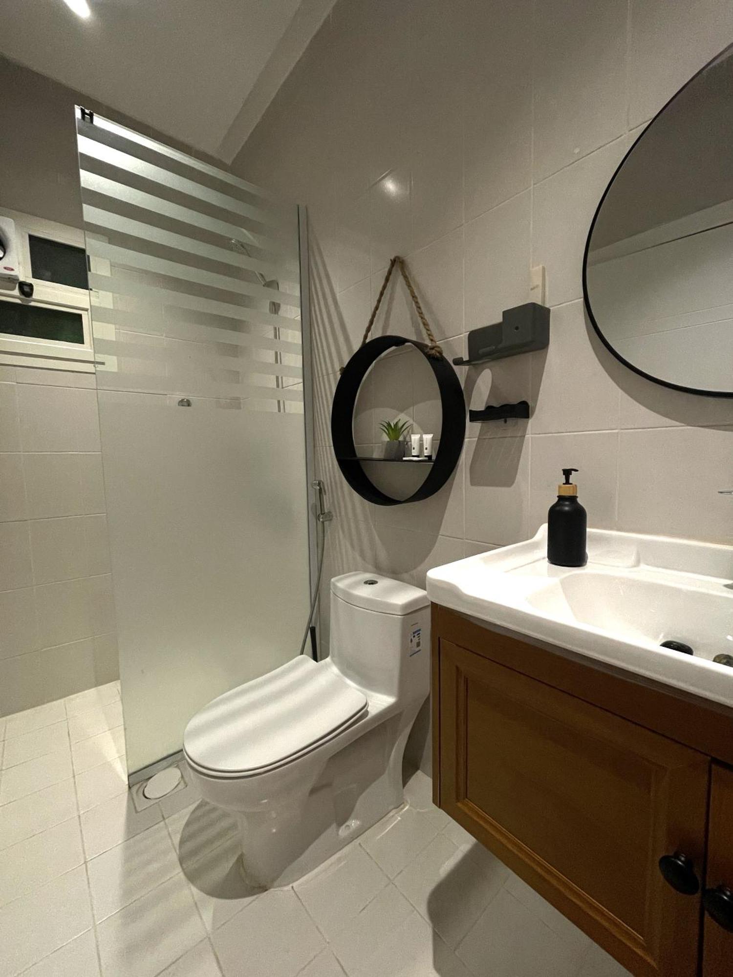 Business 1 Bedroom North Riyadh, Almalqa