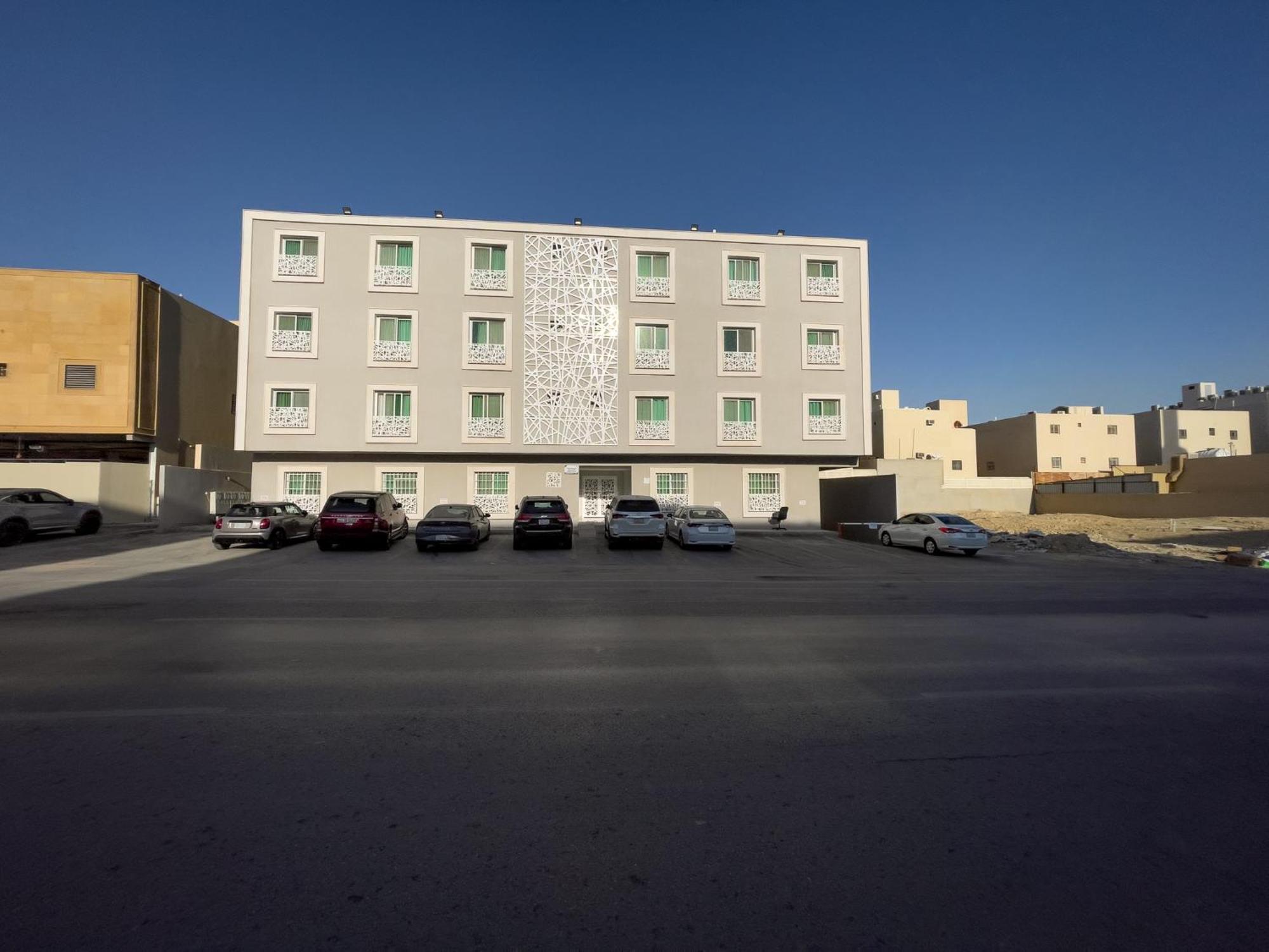 Business 1 Bedroom North Riyadh, Almalqa